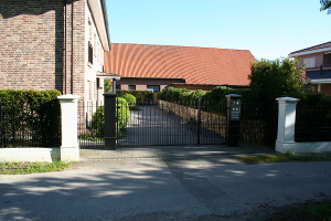 Einfahrt Haus 2